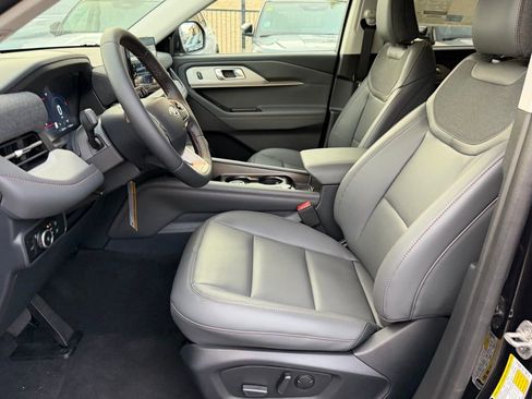 New 2026 Ford Explorer Active RWD image 15