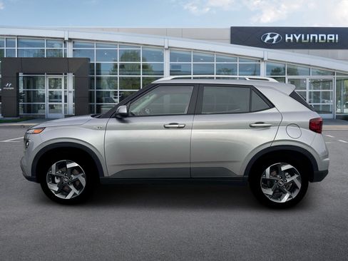 New 2026 Hyundai Venue SEL FWD image 3