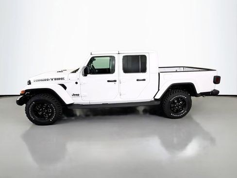 New 2025 Jeep Gladiator Sport image 4