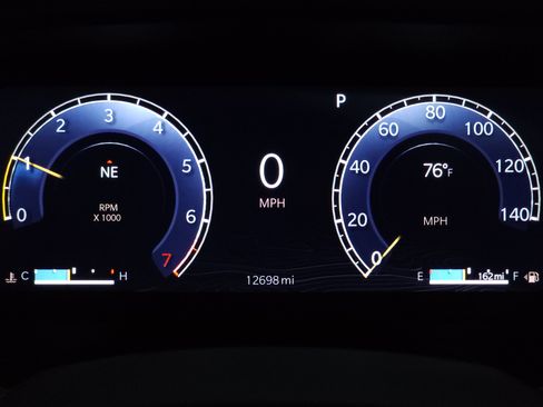 Used 2024 Jeep Grand Cherokee Limited AWD/4WD image 27