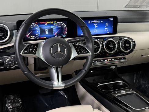 Certified 2025 Mercedes-Benz CLA 250 image 33