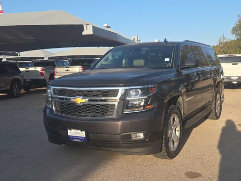Used 2016 Chevrolet Suburban LT RWD image 4