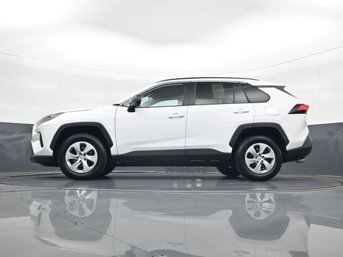 Used 2020 Toyota RAV4 LE FWD image 28