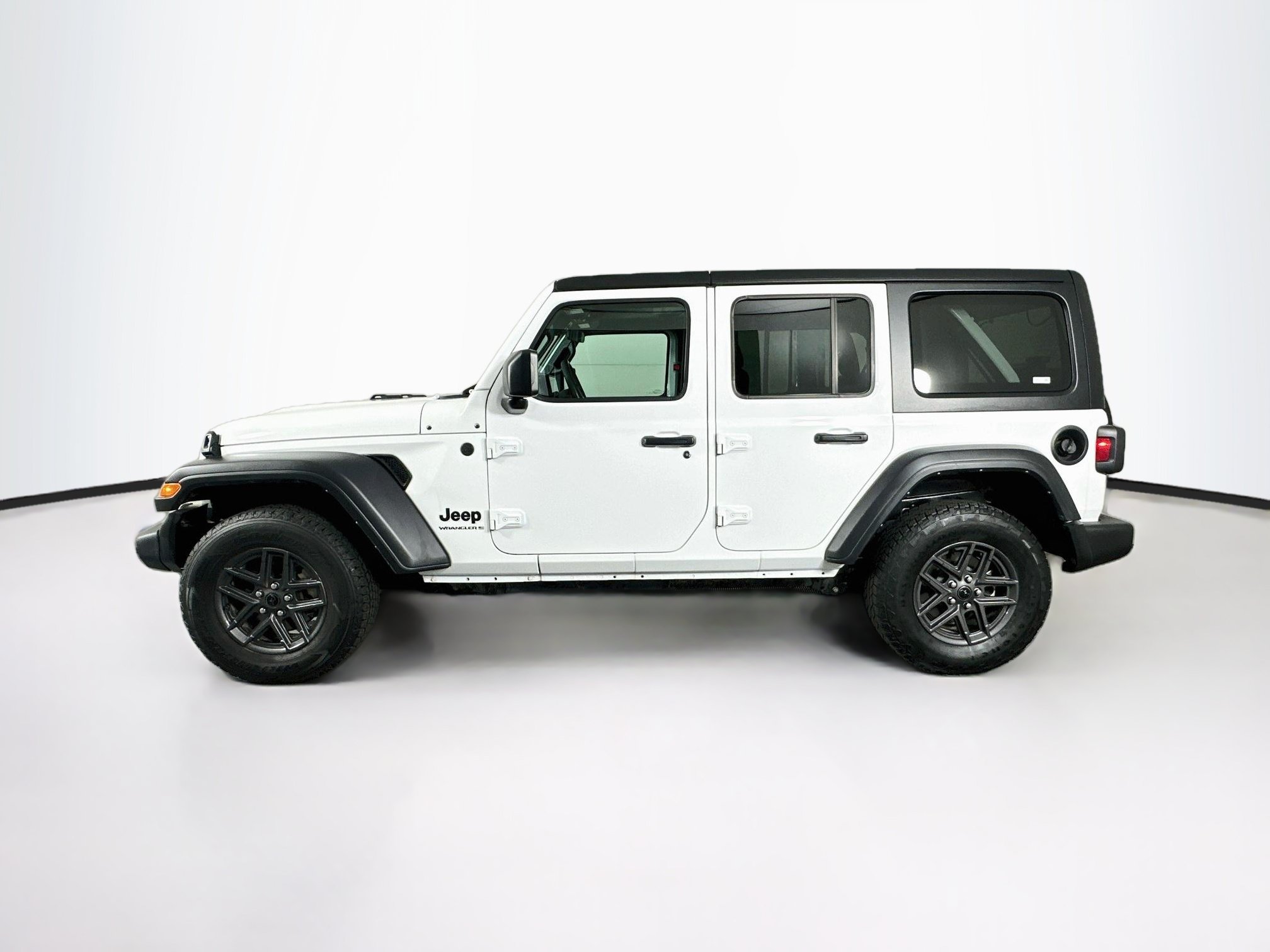 Used 2024 Jeep Wrangler Unlimited Sport AWD/4WD image 4