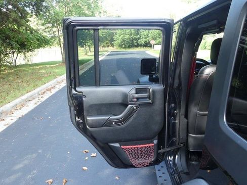 Used 2018 Jeep Wrangler Unlimited Rubicon AWD/4WD image 27