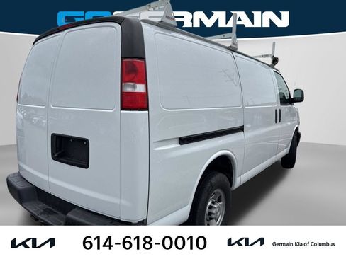 Used 2022 Chevrolet Express 2500 w/ Driver Convenience Package RWD image 4