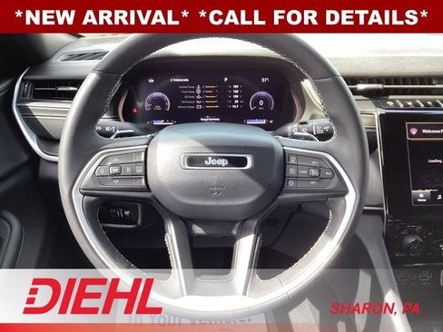 Used 2023 Jeep Grand Cherokee Limited w/ Luxury Tech Group II AWD/4WD image 19