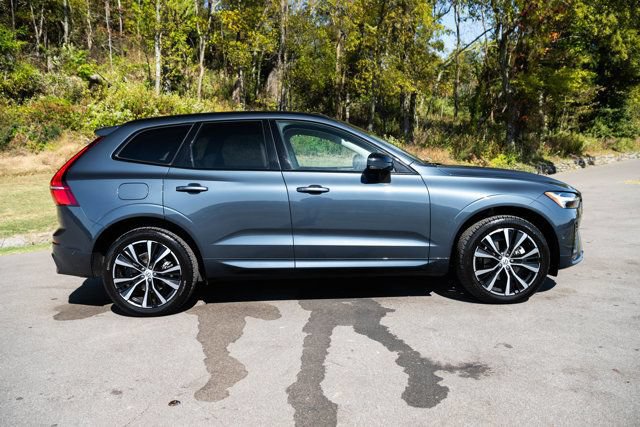 Used 2023 Volvo XC60 B5 Plus w/ Climate Package AWD/4WD image 9