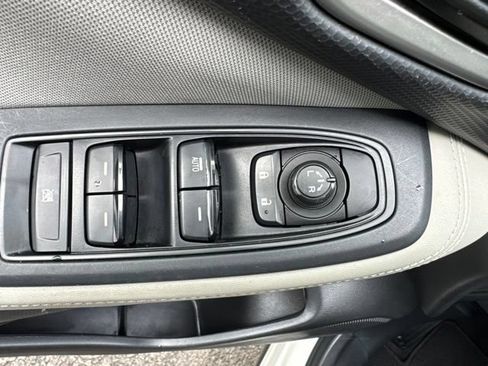 Used 2023 Subaru Forester AWD/4WD image 12