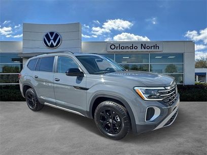 New 2025 Volkswagen Atlas Peak Edition SE