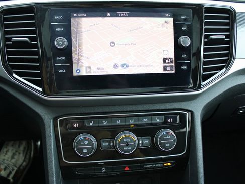 Certified 2022 Volkswagen Atlas SEL R-Line image 16