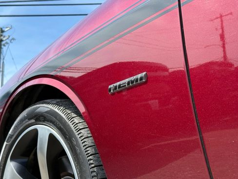 Used 2019 Dodge Challenger R/T w/ Driver Convenience Group RWD image 11