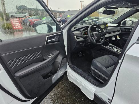 New 2025 Mitsubishi Outlander SEL Black Edition image 14