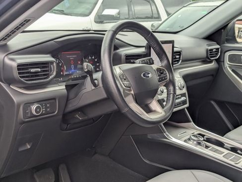 Used 2021 Ford Explorer XLT w/ Equipment Group 202A image 2