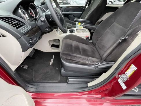 Used 2014 Dodge Grand Caravan SXT FWD image 13