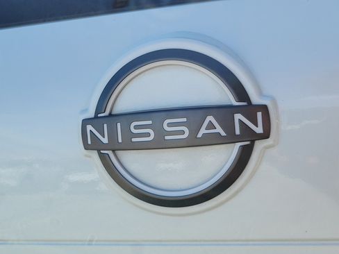 Used 2023 Nissan Rogue SV FWD image 6