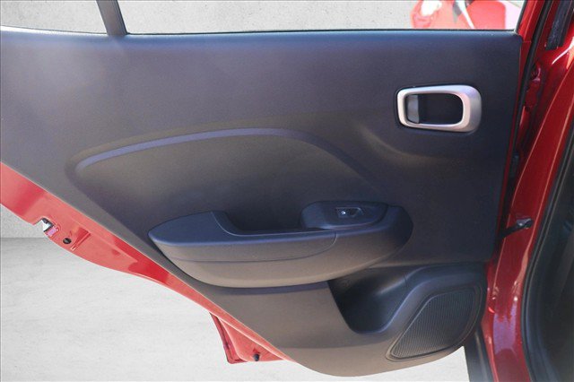 Used 2022 Hyundai Venue SEL FWD image 22