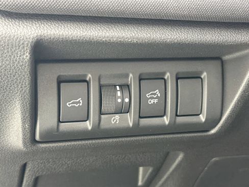 Used 2023 Subaru Outback Premium AWD/4WD image 10