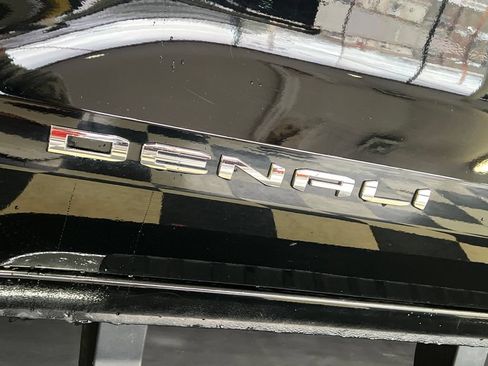 Used 2025 GMC Canyon Denali AWD/4WD image 7