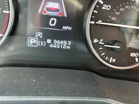 Used 2025 Subaru Crosstrek 2.5i Premium AWD/4WD image 8