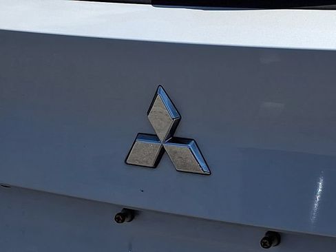 Used 2022 Mitsubishi Outlander SE AWD/4WD image 35