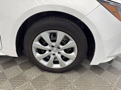 Used 2025 Toyota Corolla LE image 13