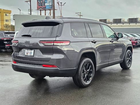 New 2025 Jeep Grand Cherokee L Altitude image 8
