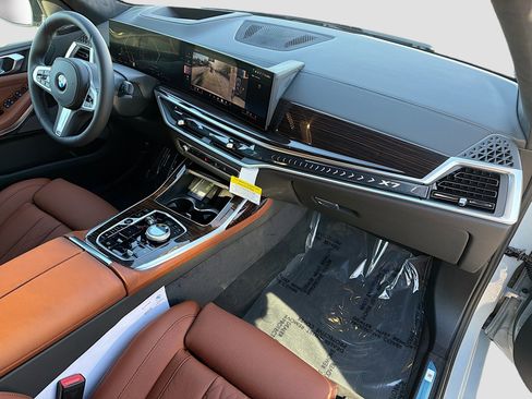 New 2027 BMW X7 xDrive40i image 14