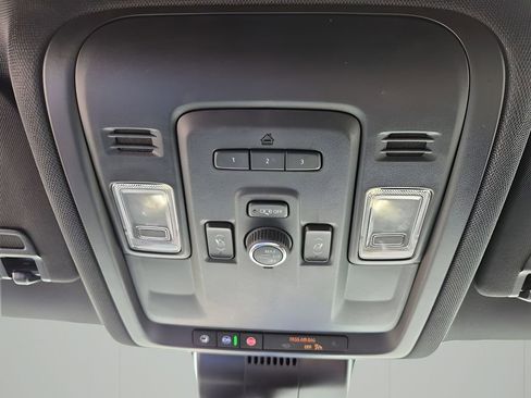 Used 2023 Chevrolet Suburban RST w/ Luxury Package AWD/4WD image 42