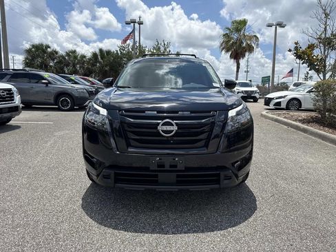 Certified 2024 Nissan Pathfinder SV w/ Black Appearance Package FWD image 9