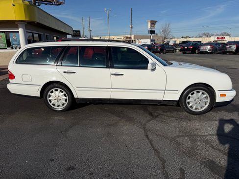 Used 1998 Mercedes-Benz E 320 Wagon image 2