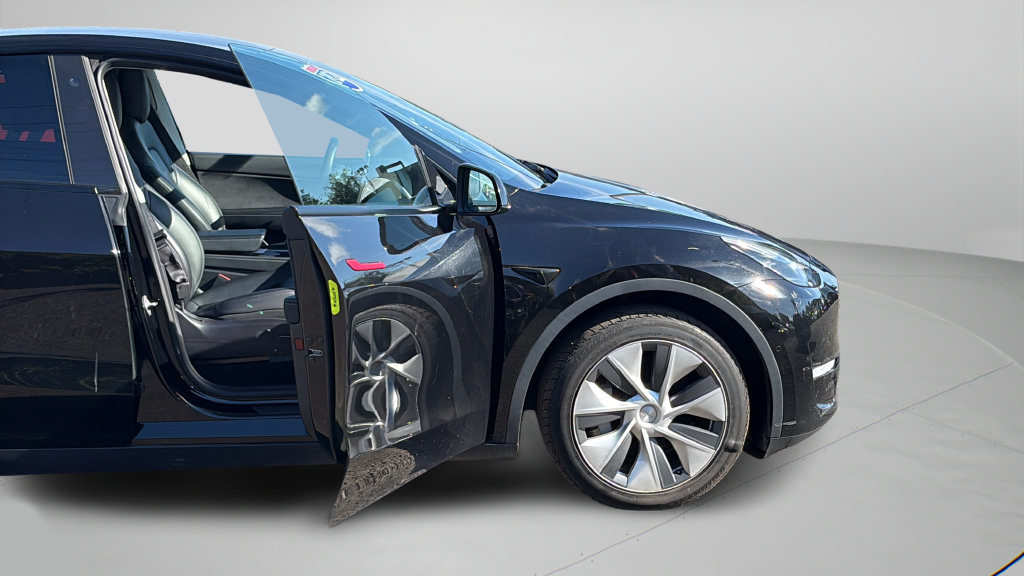 Used 2022 Tesla Model Y Long Range AWD/4WD image 23