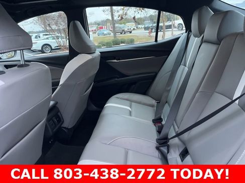 Used 2025 Toyota Camry SE image 13