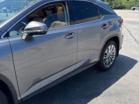 Used 2021 Lexus RX 450h AWD w/ Luxury Package image 17