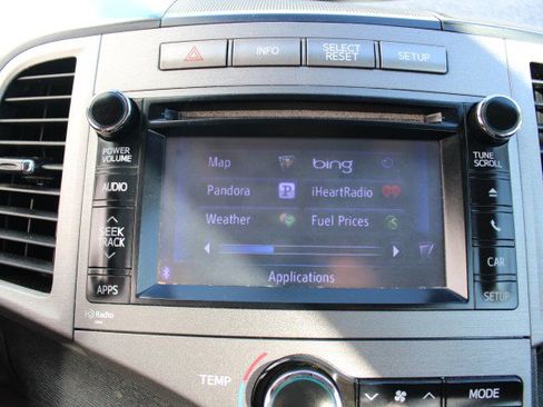 Used 2013 Toyota Venza XLE image 29