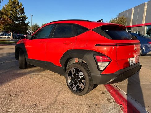 Used 2025 Hyundai Kona SEL image 8