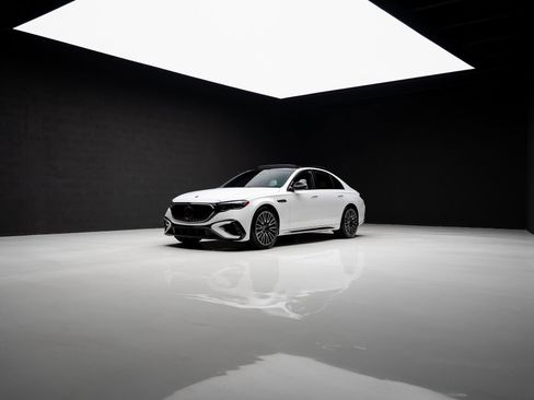 Used 2026 Mercedes-Benz E 53 AMG e 4MATIC Sedan image 90