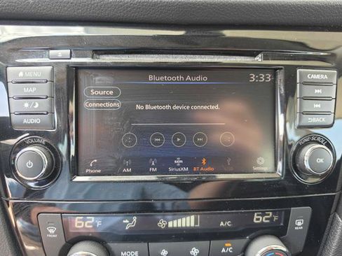 Used 2019 Nissan Rogue SV w/ Premium Package FWD image 25