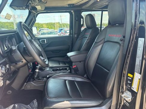 Used 2025 Jeep Gladiator Rubicon w/ Convenience Group AWD/4WD image 13