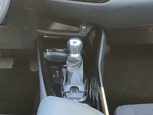 Used 2019 Toyota C-HR XLE image 26