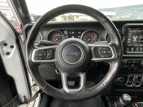 Used 2020 Jeep Gladiator Overland image 17