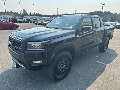 Used 2026 Nissan Frontier PRO-4X AWD/4WD image 6