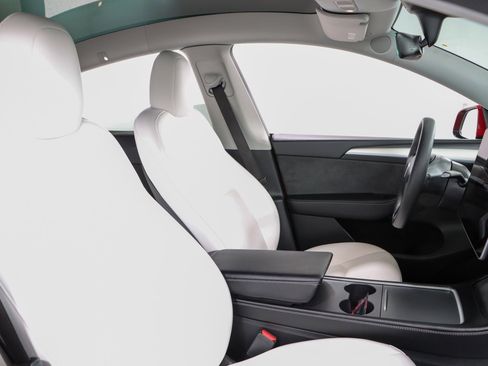 Used 2023 Tesla Model Y AWD image 24