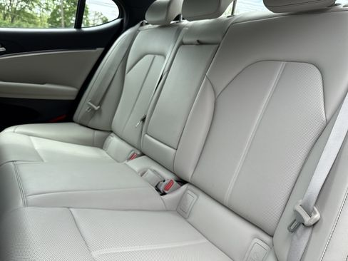 Used 2025 Genesis G70 2.5T AWD/4WD image 23
