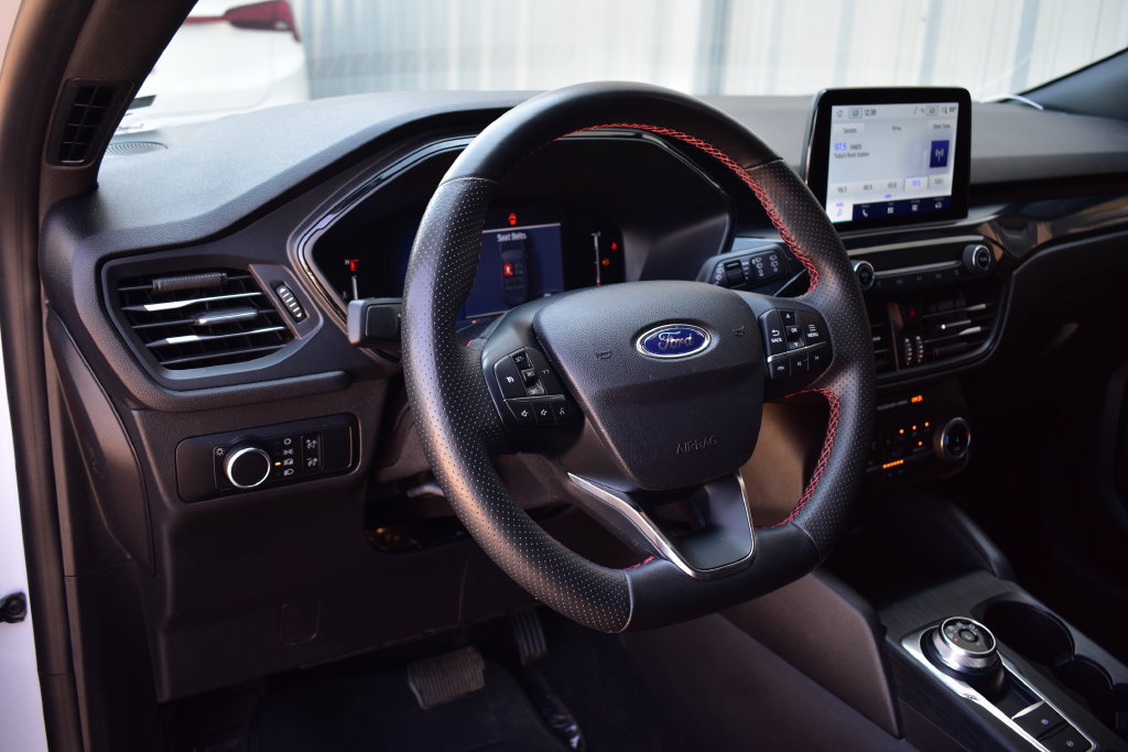 Used 2025 Ford Escape ST-Line FWD image 39