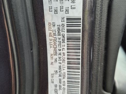 Used 2017 Jeep Grand Cherokee Limited image 5