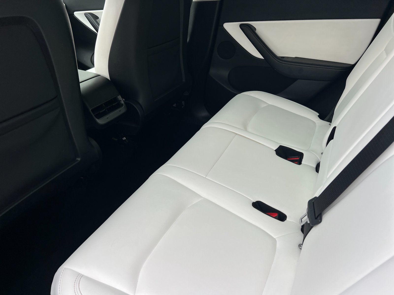 Used 2022 Tesla Model Y Long Range AWD/4WD image 12