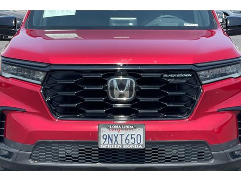 Used 2025 Honda Pilot Black Edition image 13