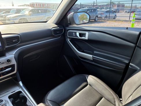 Used 2024 Ford Explorer XLT w/ Equipment Group 202A image 33