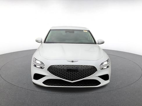 Used 2025 Genesis G70 2.5T image 3